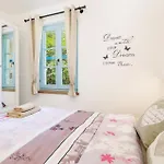Pet Friendly In *