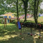 Pet Friendly In Jurdani