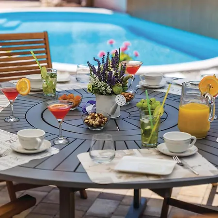 Stunning In Jurdani With Wifi Holiday home *