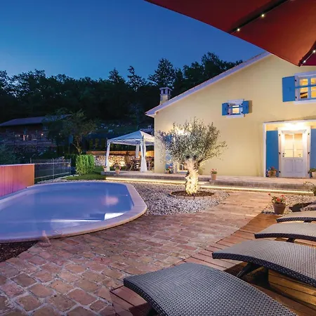 Holiday home Stunning In Jurdani With Wifi *