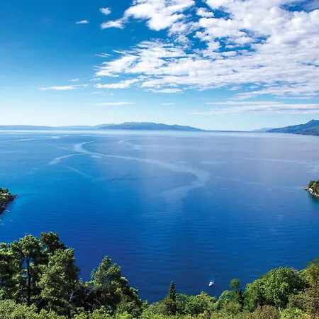 Stunning In Jurdani With Wifi Holiday home Mucici