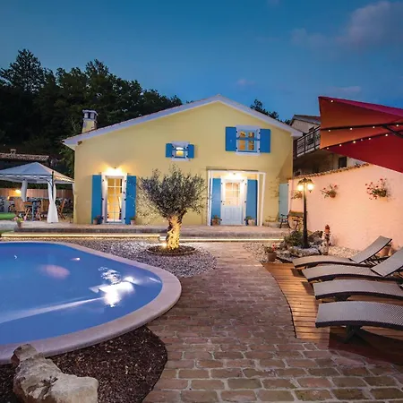 Holiday home Stunning In Jurdani With Wifi