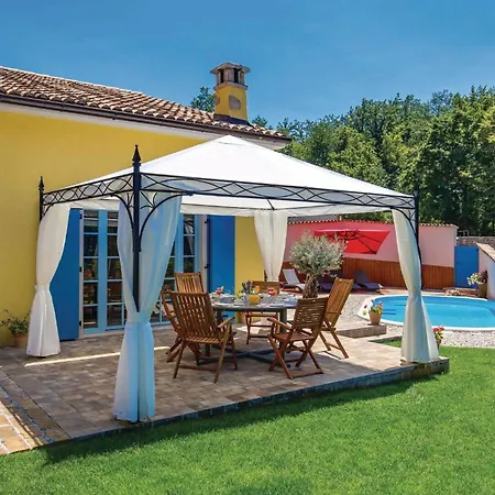 Pet Friendly In Jurdani