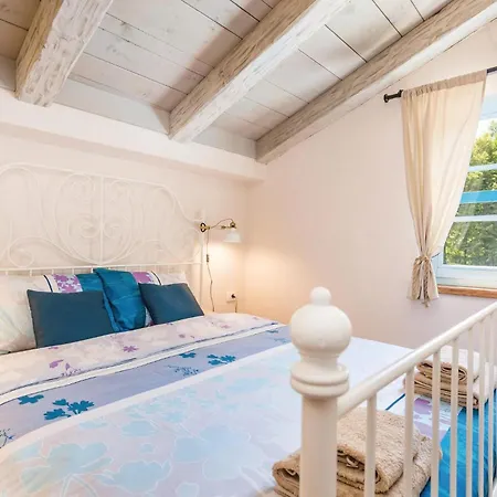 Pet Friendly In Semesterbostad Jurdani